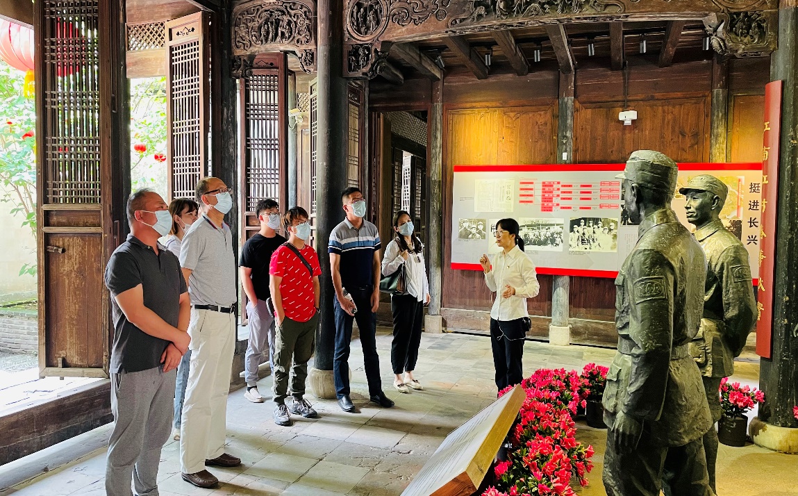 “守初心、慶百年”重走長征路主題活動